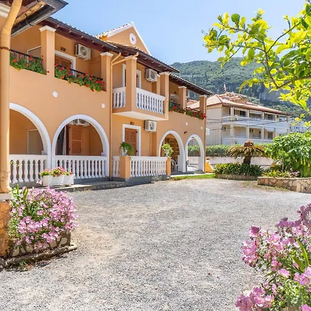 Mires House Front 2 Апартаменты Агиос-Гордиос