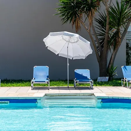 Mires House Front 2 דירה