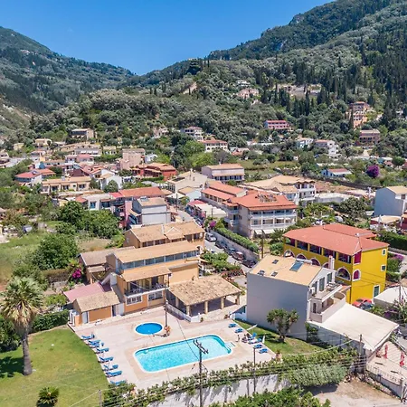 Mires House Front 2 Lägenhet Agios Gordios (Corfu)